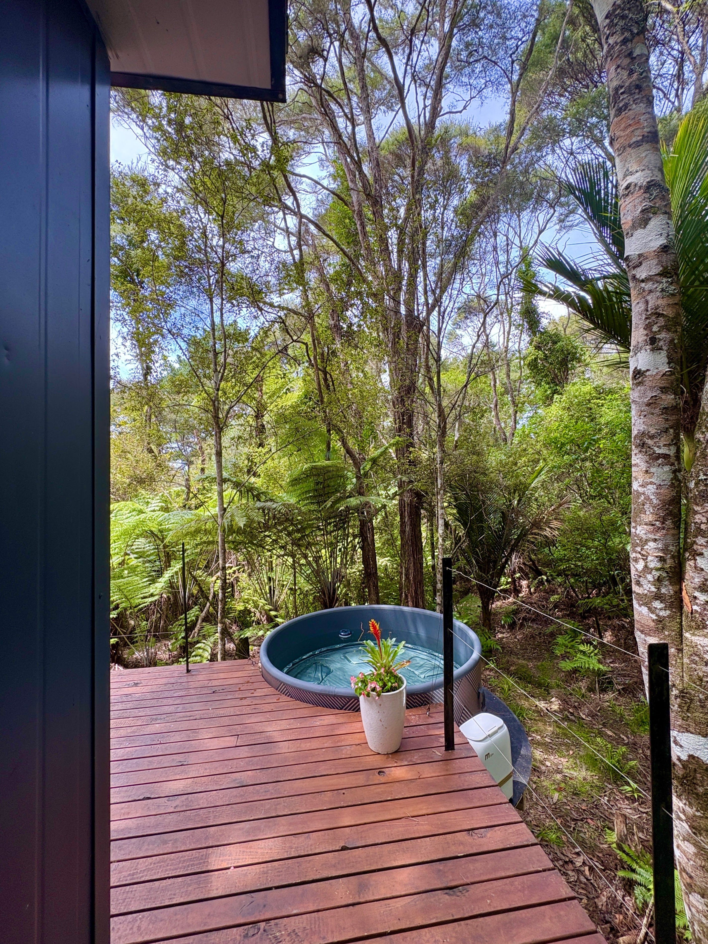 Tui Bush Chalet and Hot tub